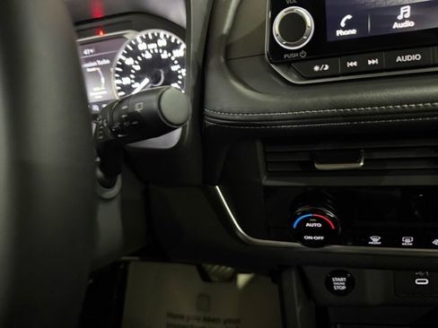 Certified 2025 Nissan Rogue SV image 19