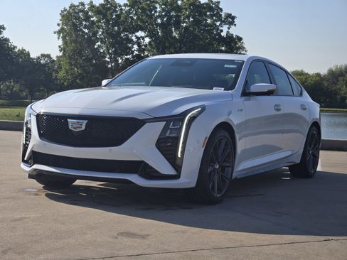 New 2026 Cadillac CT5 V image 2