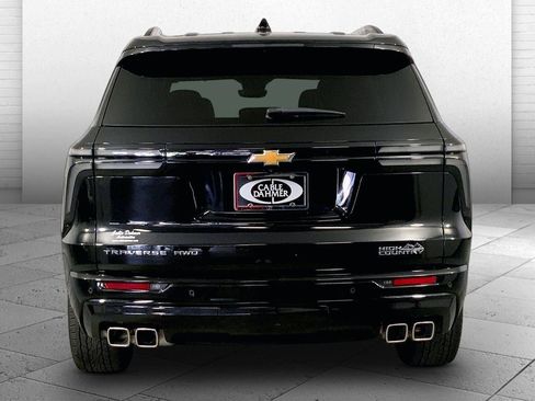 Used 2025 Chevrolet Traverse High Country w/ LPO, Floor Liner Package AWD/4WD image 3
