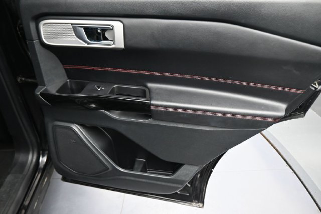 Used 2022 Ford Explorer ST-Line AWD/4WD image 15