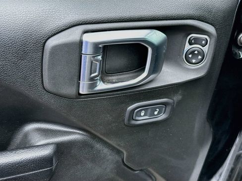 Used 2023 Jeep Wrangler Unlimited Rubicon 4xe w/ Cold Weather Group AWD/4WD image 19