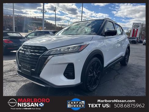 Used 2023 Nissan Kicks SR image 3