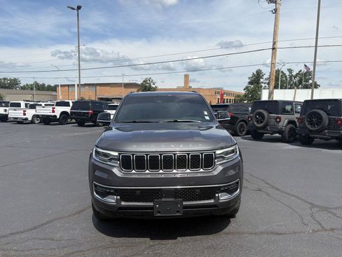 Used 2024 Jeep Wagoneer Series II AWD/4WD image 3