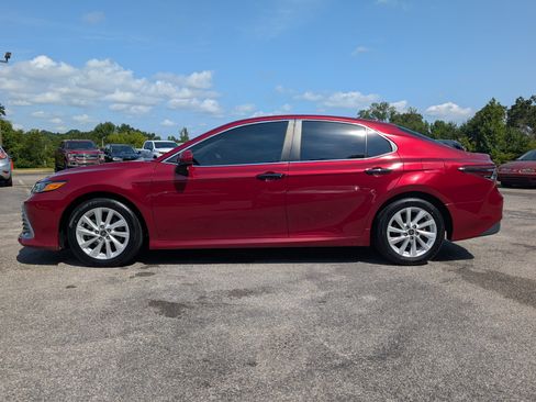Used 2022 Toyota Camry LE FWD image 6