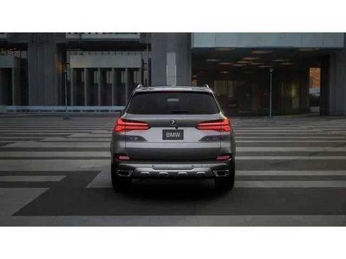 New 2026 BMW X5 sDrive40i w/ Premium Package RWD image 5
