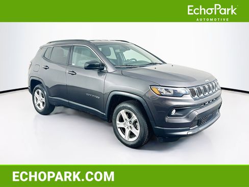Used 2023 Jeep Compass Latitude AWD/4WD image 1