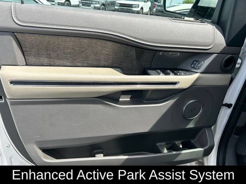 Used 2019 Ford Expedition Limited w/ Special Edition Package RWD image 17