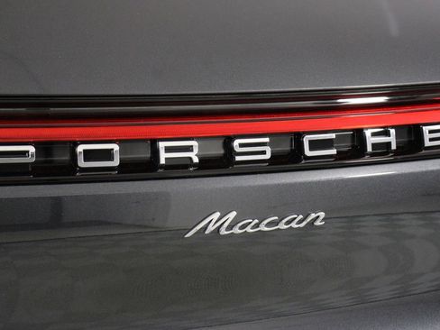 New 2026 Porsche Macan image 22