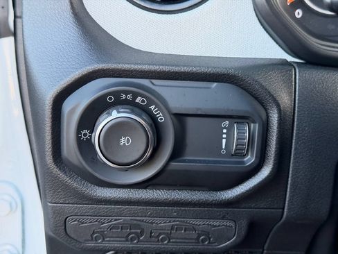 Used 2025 Jeep Wrangler Unlimited Sport AWD/4WD image 27