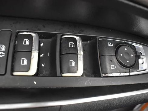 Used 2021 Kia Sorento EX w/ Panoramic Sunroof Package image 17