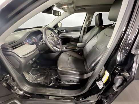 Used 2022 Jeep Compass Latitude w/ Sun and Sound Group image 19