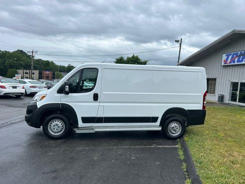 Used 2025 RAM ProMaster 2500 w/ U-Haul Equipment Group FWD image 3