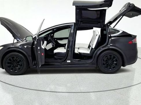 Used 2021 Tesla Model X Long Range AWD/4WD image 15