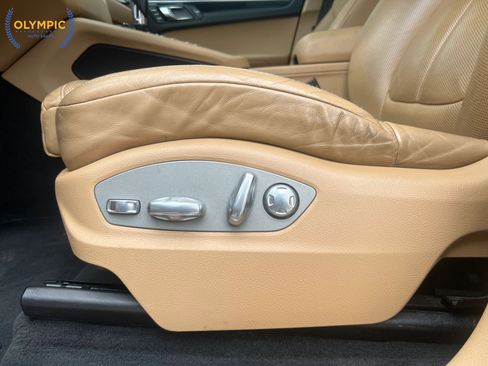 Used 2017 Porsche Macan S w/ Premium Package Plus image 38