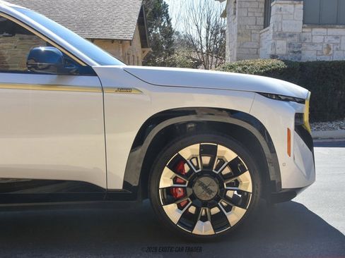 Used 2024 BMW XM w/ M Driver's Package image 11