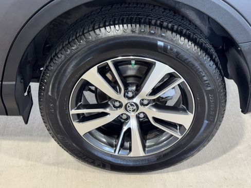 Used 2018 Toyota RAV4 XLE image 32