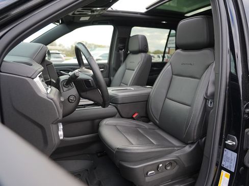 Used 2023 GMC Yukon Denali w/ Max Trailering Package AWD/4WD image 12