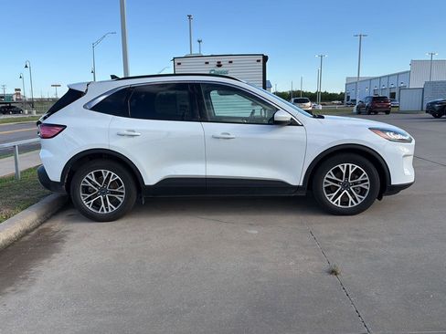 Used 2020 Ford Escape SEL image 4