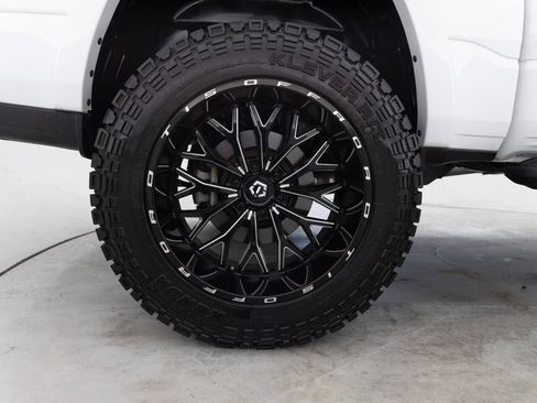 Used 2025 RAM 1500 Big Horn AWD/4WD image 19