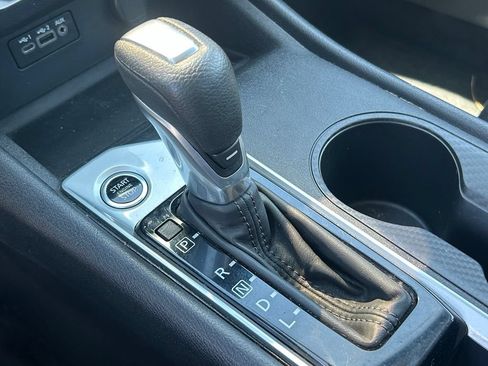 Used 2025 Nissan Altima 2.5 SV FWD image 16