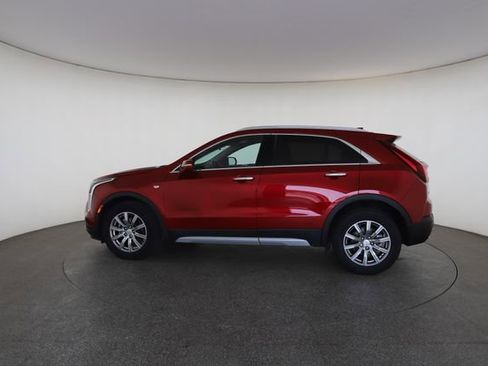 Used 2021 Cadillac XT4 Premium Luxury w/ Cold Weather Package AWD/4WD image 8