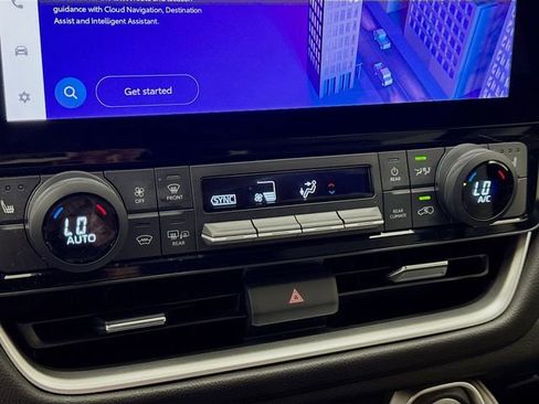 Used 2024 Toyota Grand Highlander FWD image 16