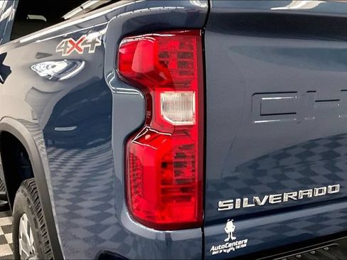 Used 2025 Chevrolet Silverado 2500 Custom w/ Custom Convenience Package AWD/4WD image 35