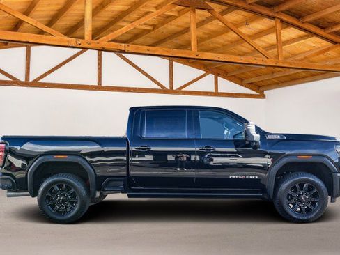 Used 2024 GMC Sierra 2500 AT4 w/ AT4 Premium Plus Package image 4