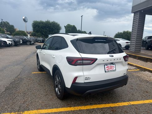 Used 2025 Ford Escape ST-Line Select AWD/4WD image 7