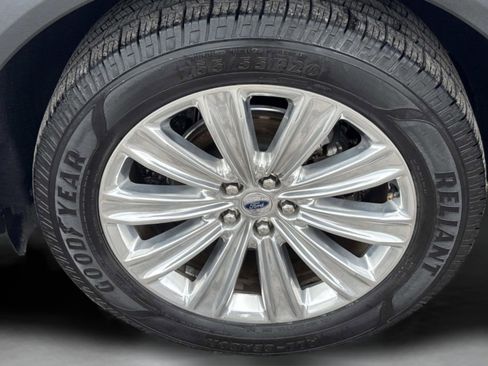 Used 2021 Ford Explorer Limited w/ Equipment Group 301A RWD image 10