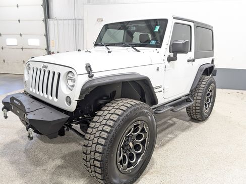 Used 2018 Jeep Wrangler Sport AWD/4WD image 6