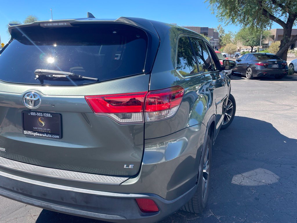 Used 2017 Toyota Highlander Plus FWD image 6