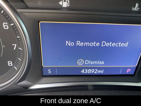 Used 2024 GMC Terrain SLT image 10