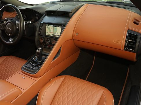 Used 2017 Jaguar F-TYPE SVR AWD/4WD image 19