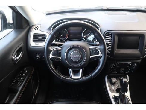 Used 2018 Jeep Compass Latitude w/ Popular Equipment Group AWD/4WD image 8