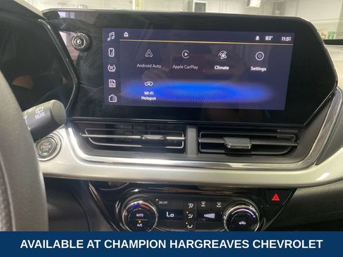 Used 2025 Chevrolet Trax LT FWD image 18
