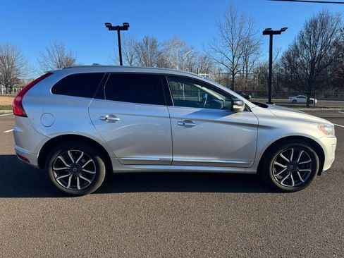 Used 2017 Volvo XC60 T6 Dynamic w/ Preferred Option Package image 5