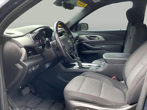 Used 2022 Chevrolet Traverse LT FWD image 15