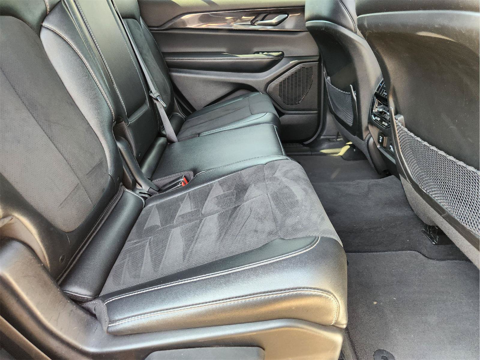 Used 2023 Jeep Grand Cherokee L Laredo AWD/4WD image 31