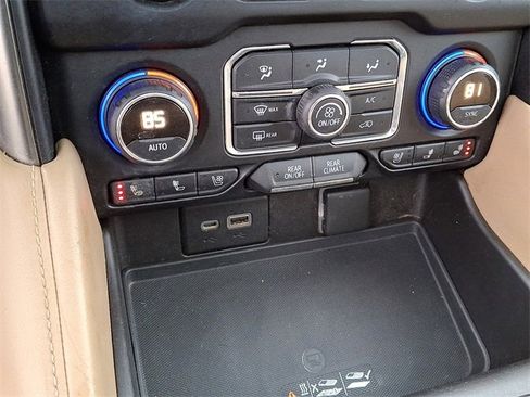 Used 2021 Chevrolet Tahoe Premier w/ Premium Package image 13