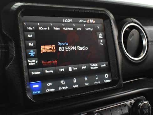 Used 2022 Jeep Wrangler Unlimited Sahara w/ Cold Weather Group image 13