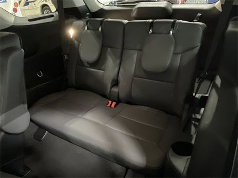 Used 2025 Ford Explorer Active w/ Active Comfort Package image 29