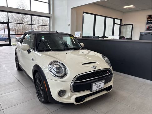 Used 2020 MINI Cooper S image 3