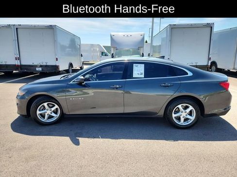 Used 2017 Chevrolet Malibu LS w/ LPO, Convenience Package 2 FWD image 4