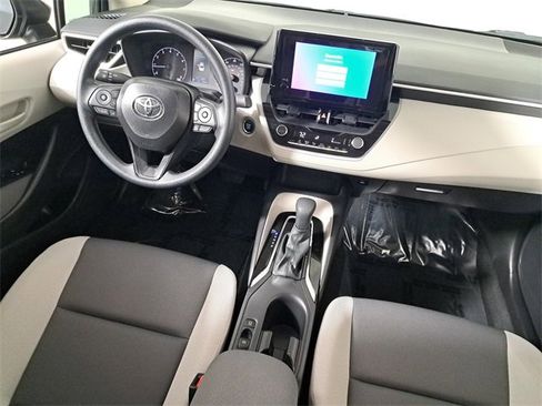 Used 2025 Toyota Corolla LE w/ Convenience Package image 15