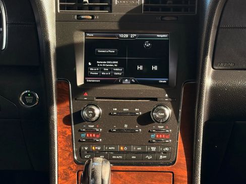 Used 2015 Lincoln Navigator Sport Utility 4D image 28