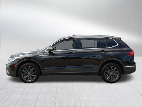 Used 2022 Volkswagen Tiguan SE w/ Panoramic Sunroof Package AWD/4WD image 4