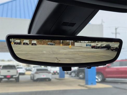 Used 2023 Chevrolet Traverse High Country image 33