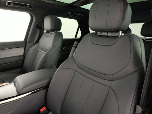 Used 2025 Land Rover Range Rover Sport SE image 30
