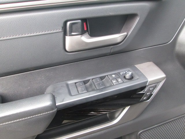 Used 2024 Toyota Tundra Limited AWD/4WD image 16